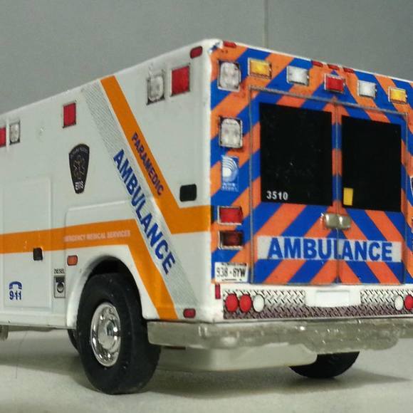 Poshmark profile picture for @ambulances